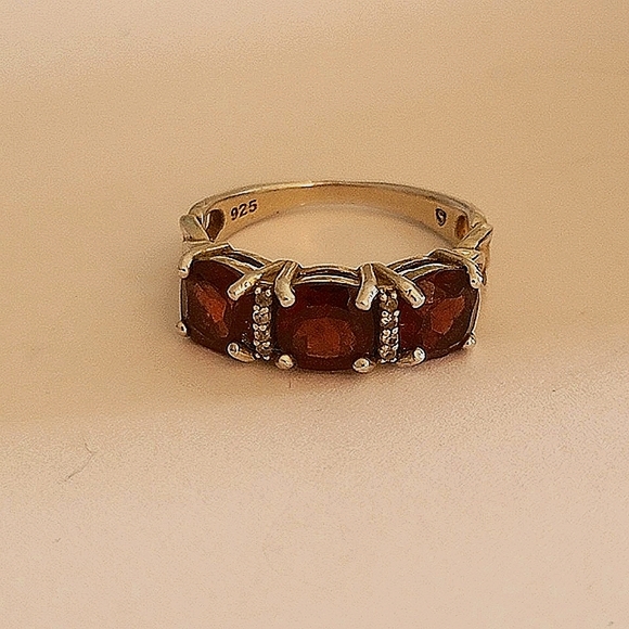 New Sterling Silver and Garnet ring 925 size 6 - Picture 2 of 3